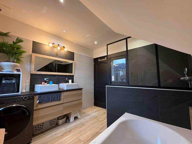 Appartement - 122 m² - 4 pièces