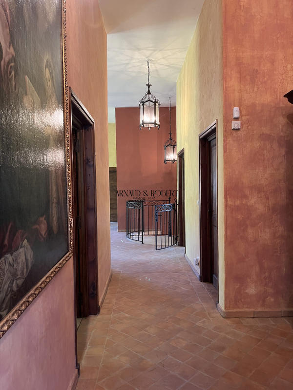 Maison ancienne - 473 m² - 9 pièces