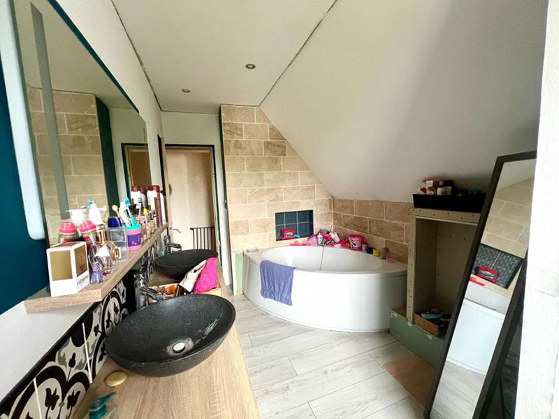 Maison - 163 m² - 5 pièces