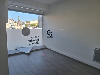 Local commercial - 81 m² - 4 pièces