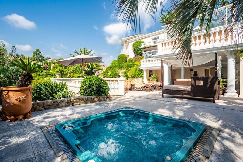 Villa - 550 m² - 7 pièces