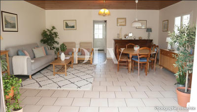 Maison - 99 m² - 6 pièces