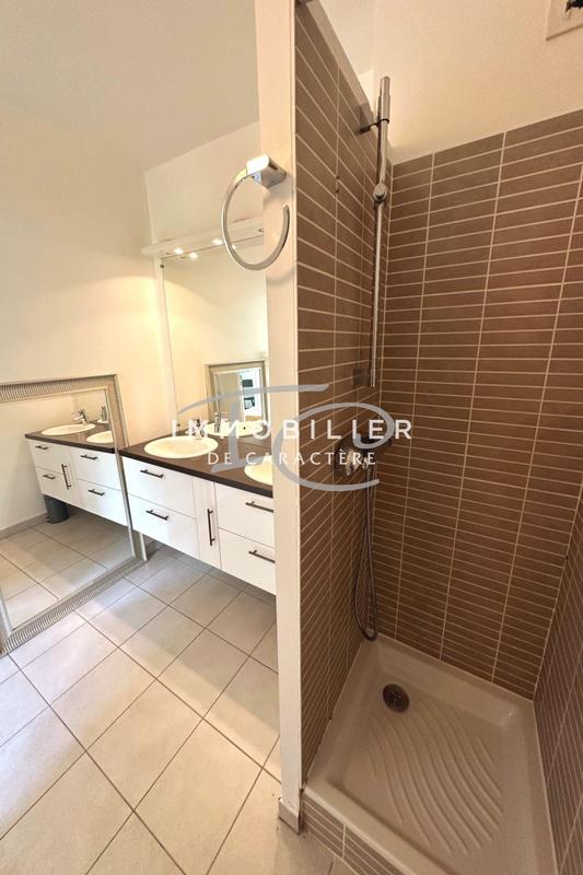 Appartement - 80 m² - 3 pièces