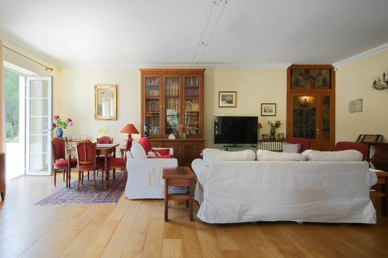 Propriété - 430 m² - 8 pièces