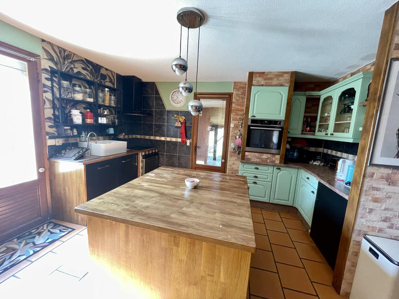 Maison - 231 m² - 7 pièces