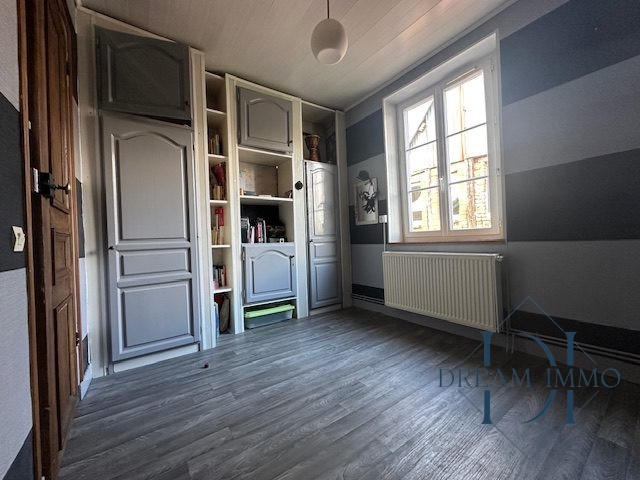 Maison - 216 m² - 7 pièces