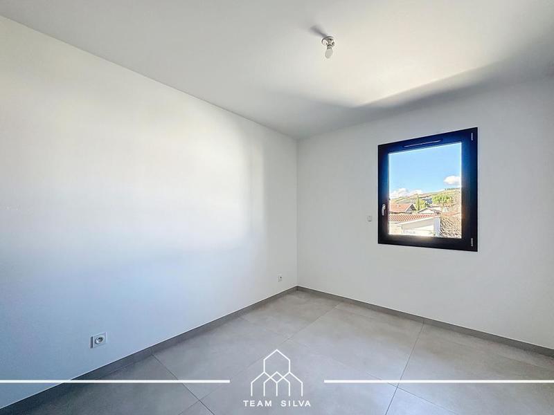 Villa - 100 m² - 5 pièces