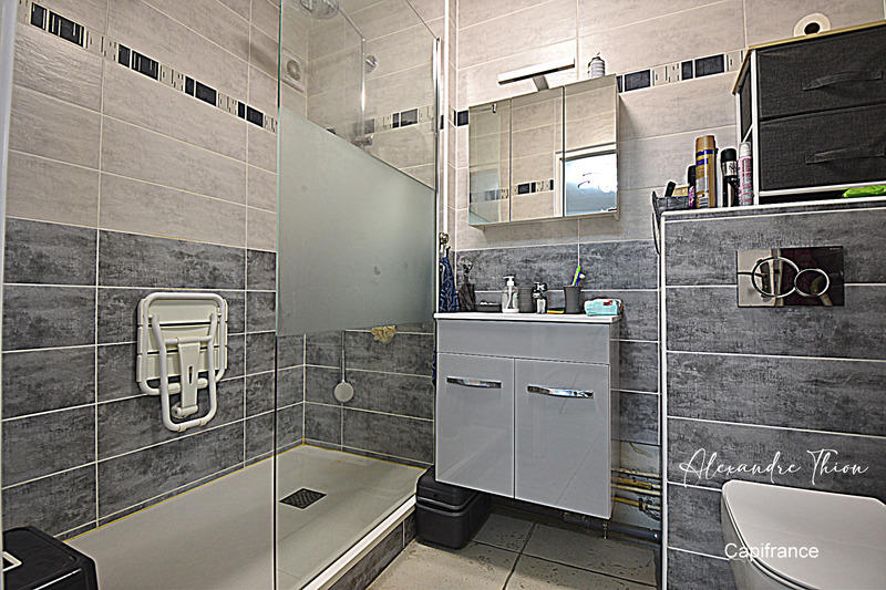 Maison - 330 m² - 10 pièces