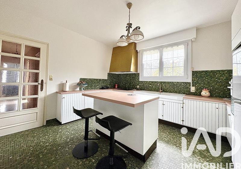 Maison - 216 m² - 10 pièces