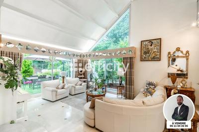 Villa - 180 m² - 8 pièces