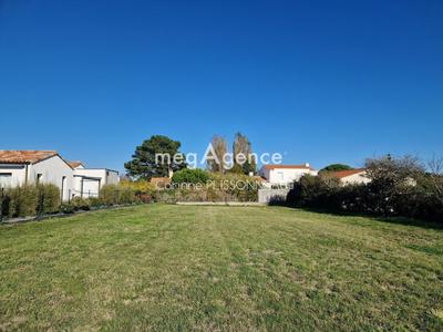 Terrain constructible - 932 m²