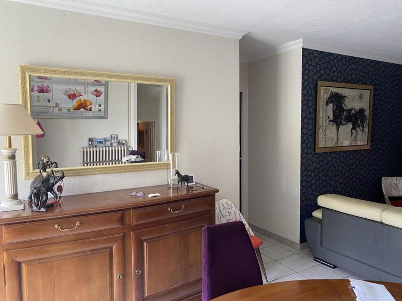 Maison - 275 m² - 12 pièces