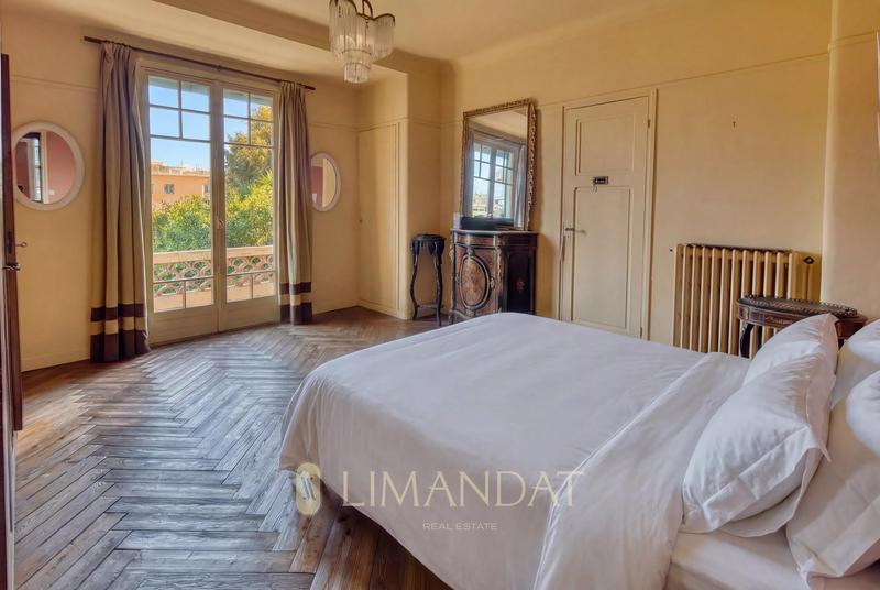 Villa - 200 m² - 8 pièces