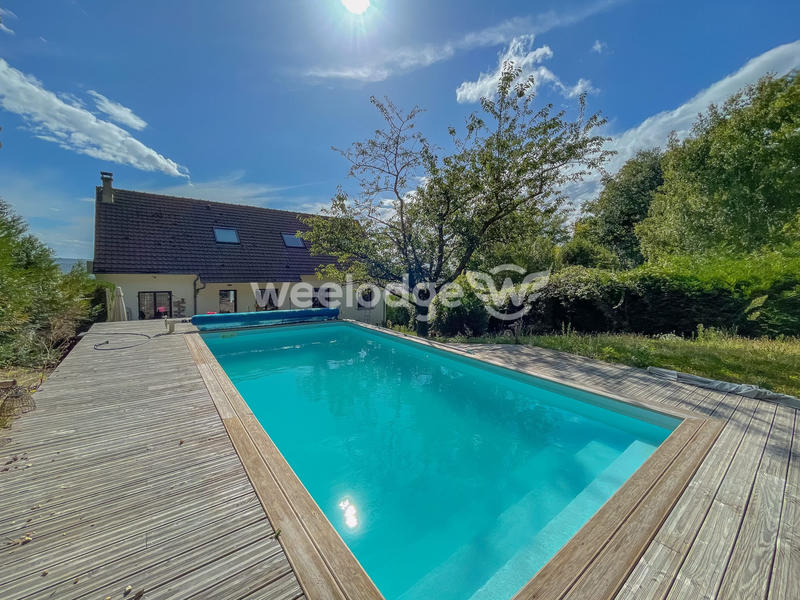 Maison - 213 m² - 6 pièces