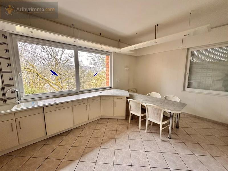 Maison - 240 m² - 6 pièces