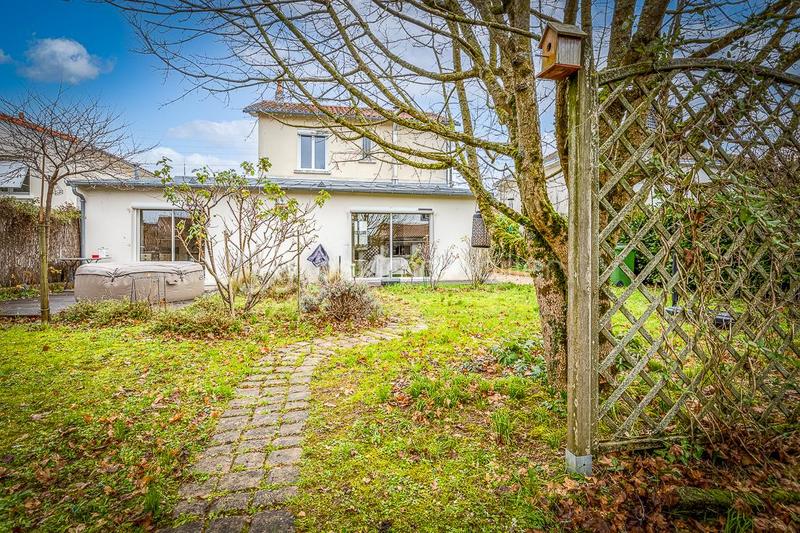 Maison - 120 m² - 6 pièces