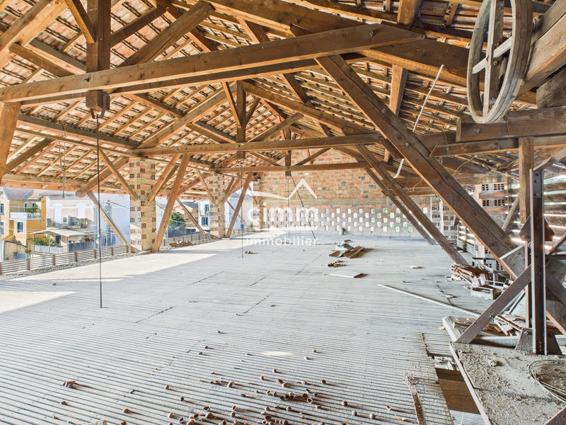 Maison ancienne - 300 m² - 3 pièces