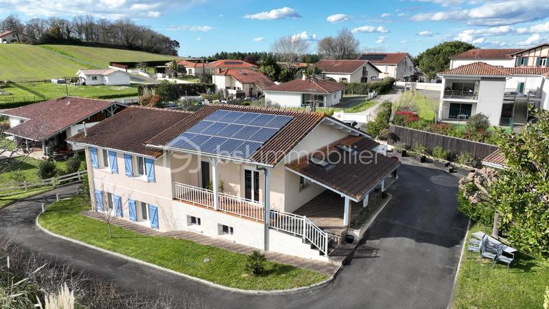 Maison de village - 152 m² - 8 pièces