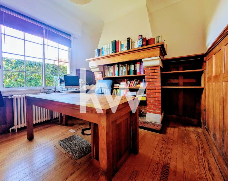 Maison - 225 m² - 6 pièces