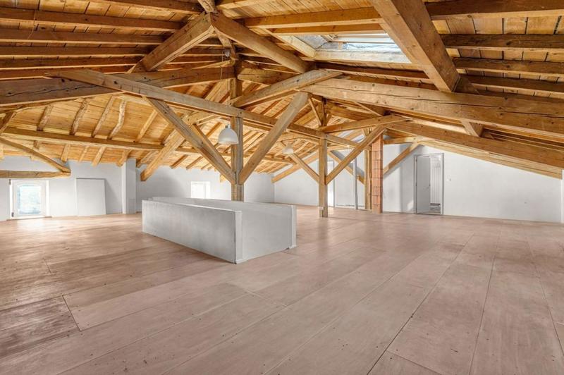 Propriété - 420 m² - 8 pièces