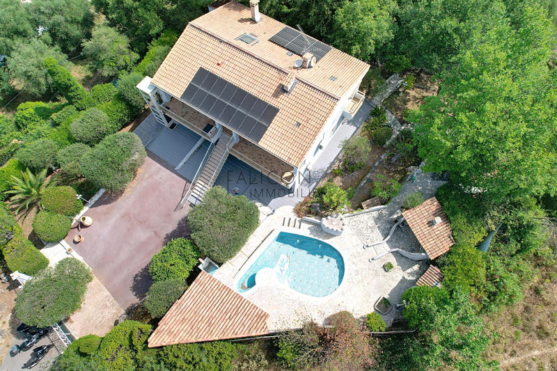 Villa - 320 m² - 8 pièces