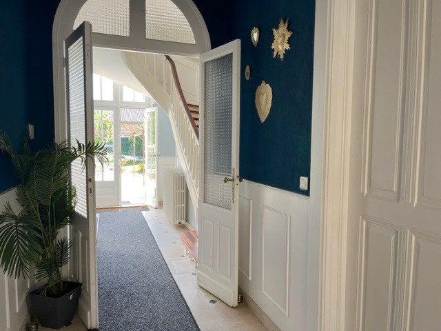 Maison traditionnelle - 420 m² - 14 pièces