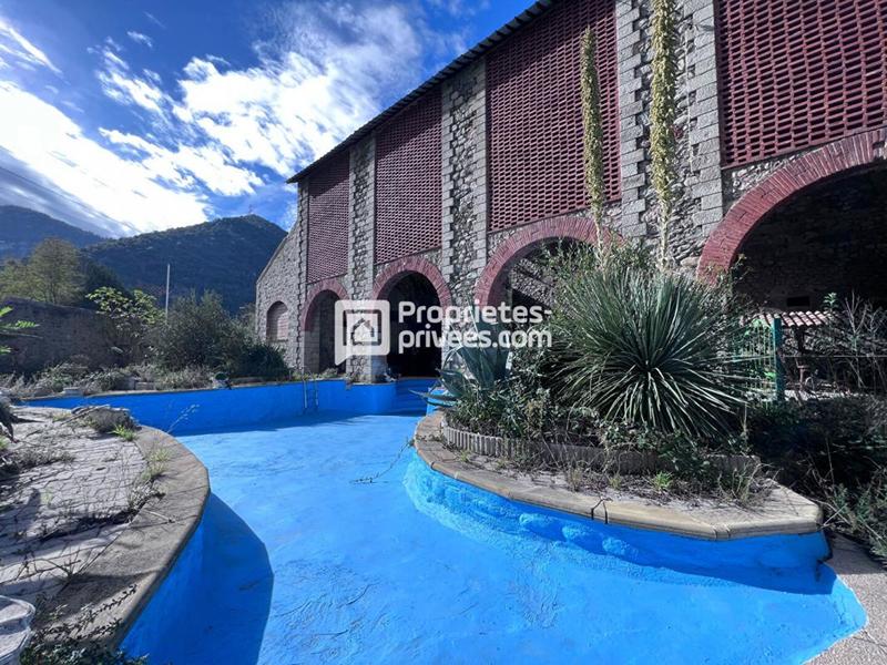 Maison - 200 m² - 7 pièces