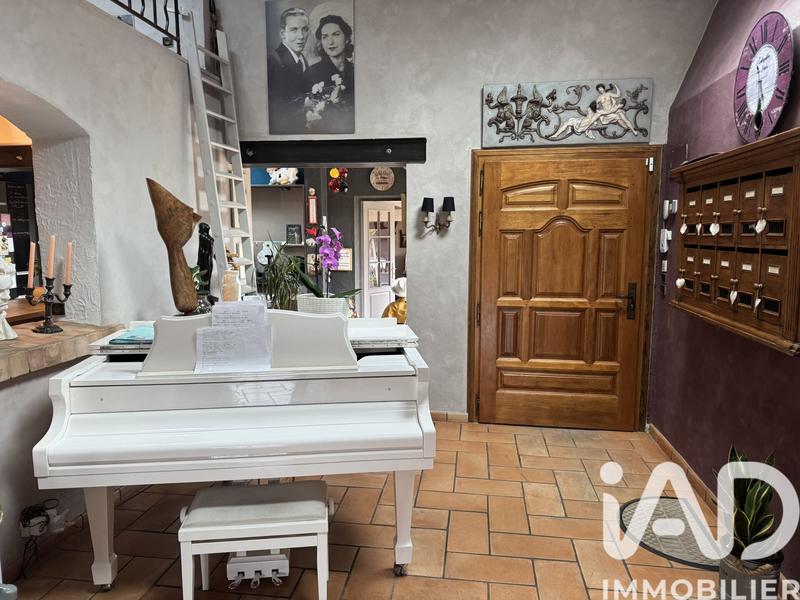 Maison - 210 m² - 7 pièces