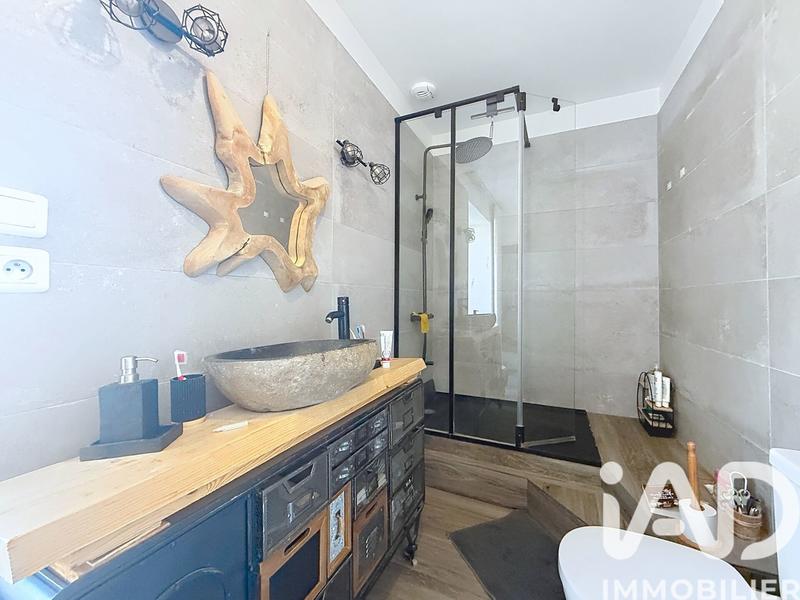 Maison - 247 m² - 10 pièces