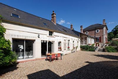 Maison - 229 m² - 9 pièces