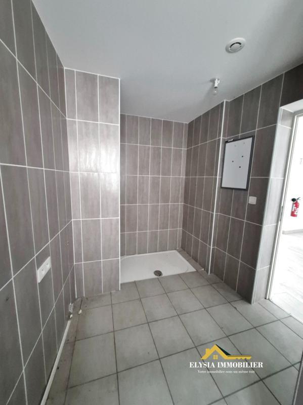 Local commercial - 75 m² - 2 pièces