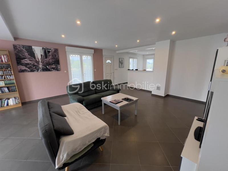 Maison - 235 m² - 8 pièces