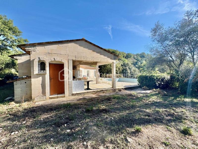 Maison traditionnelle - 225 m² - 6 pièces