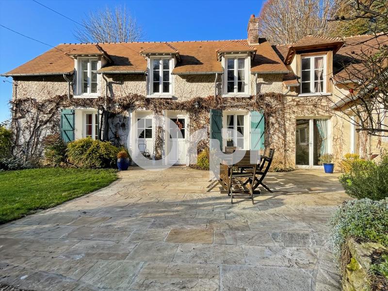 Maison - 175 m² - 8 pièces