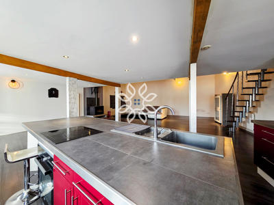 Maison - 135 m² - 2 pièces