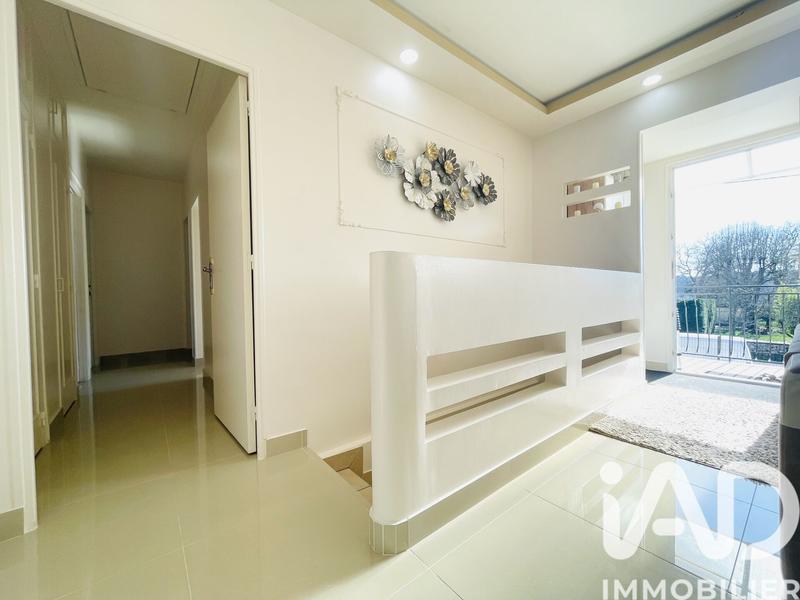 Maison - 161 m² - 10 pièces