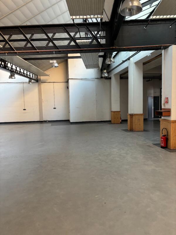 Local d'activité / Entrepôt - 485 m² - 3 pièces
