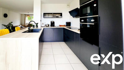 Maison - 93 m² - 4 pièces