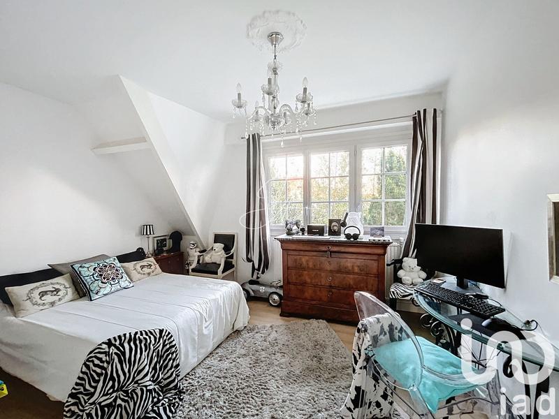 Maison - 190 m² - 8 pièces