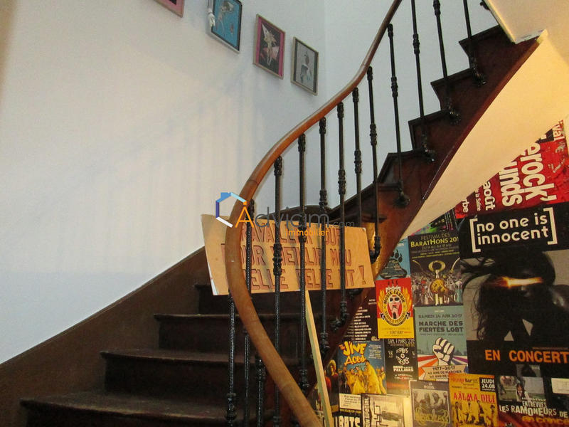 Maison - 269 m² - 12 pièces