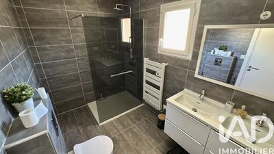 Maison - 137 m² - 6 pièces