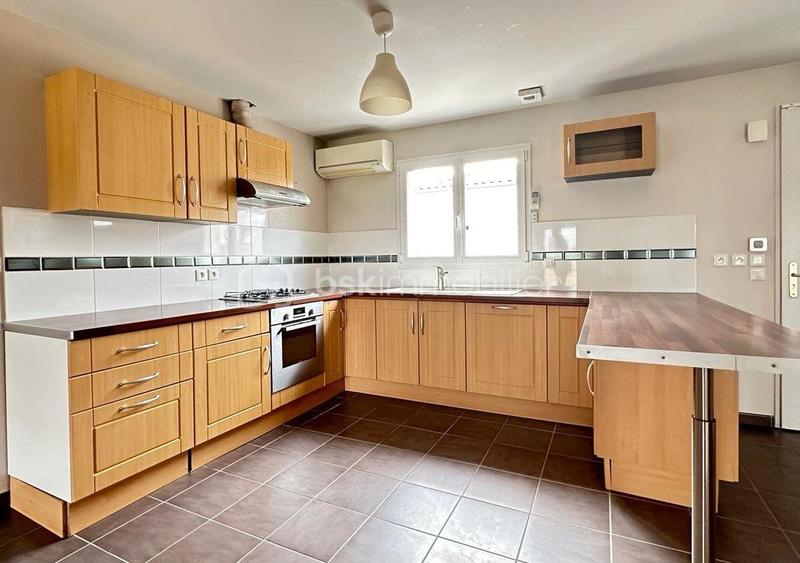 Maison - 93 m² - 4 pièces