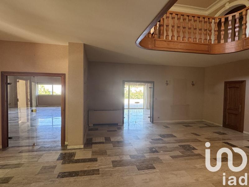 Maison - 390 m² - 8 pièces