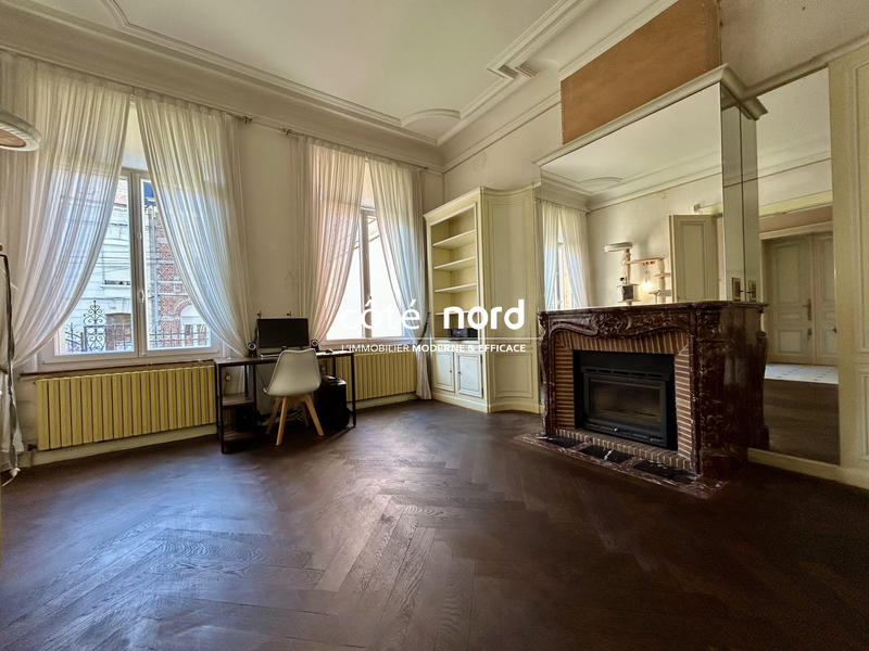 Maison - 350 m² - 11 pièces