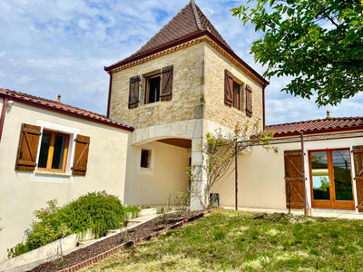 Maison - 202 m² - 5 pièces