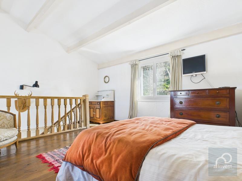 Villa - 336 m² - 6 pièces