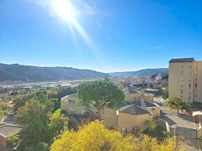 Appartement - 70 m² - 4 pièces