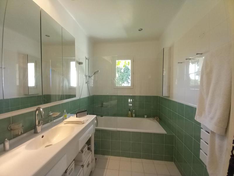 Villa - 206 m² - 8 pièces