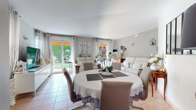 Maison - 180 m² - 10 pièces