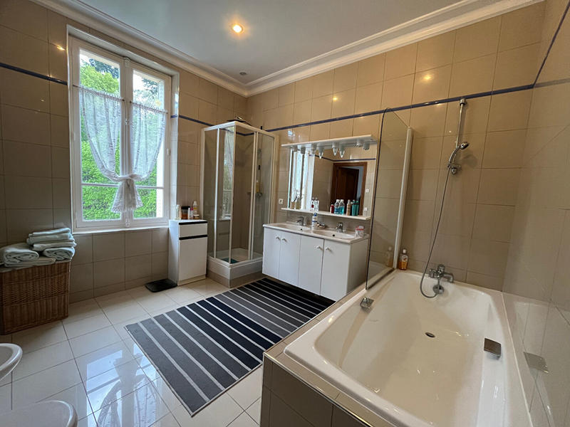 Manoir - 437 m² - 7 pièces